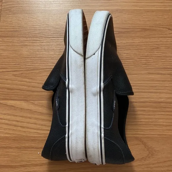 ❤️ Vans Leather Perforated Limited Edition Slip-On Shoes Size 8 1/2 Women’s