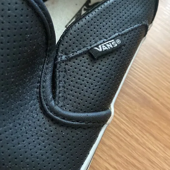 ❤️ Vans Leather Perforated Limited Edition Slip-On Shoes Size 8 1/2 Women’s