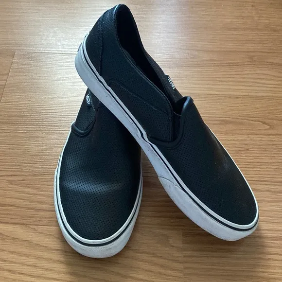 ❤️ Vans Leather Perforated Limited Edition Slip-On Shoes Size 8 1/2 Women’s