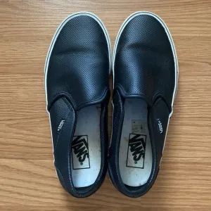 ❤️ Vans Leather Perforated Limited Edition Slip-On Shoes Size 8 1/2 Women’s