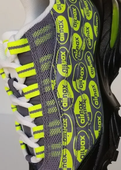 $140 Nike Air Max 95 SE Running Shoes Men's 5 Women's 6.5 922173-004