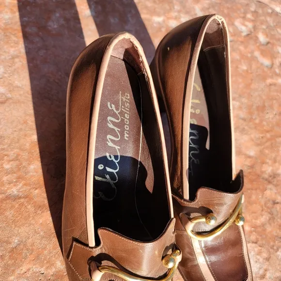 1970s Perfect Made in Argentina Leather Brass Scroll Pump Vintage Rare S…
