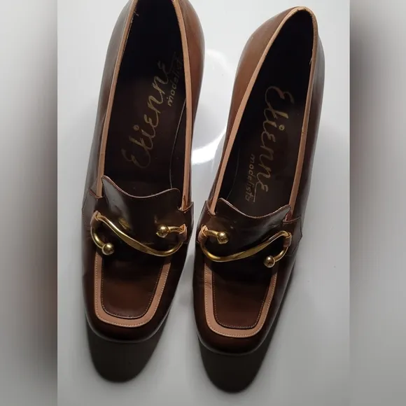 1970s Perfect Made in Argentina Leather Brass Scroll Pump Vintage Rare S…