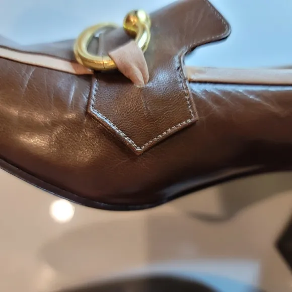 1970s Perfect Made in Argentina Leather Brass Scroll Pump Vintage Rare S…
