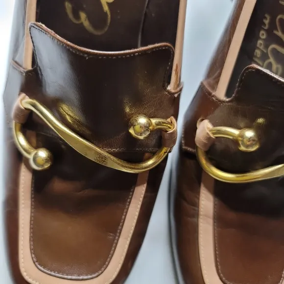 1970s Perfect Made in Argentina Leather Brass Scroll Pump Vintage Rare S…