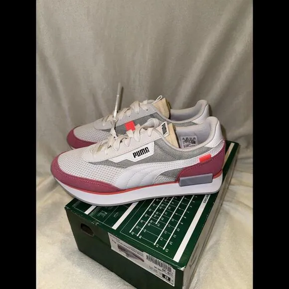 [371149-90] Women’s Puma FUTURE RIDER PLAY ON Size 8