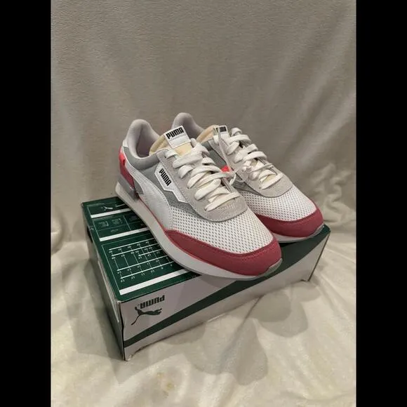 [371149-90] Women’s Puma FUTURE RIDER PLAY ON Size 8
