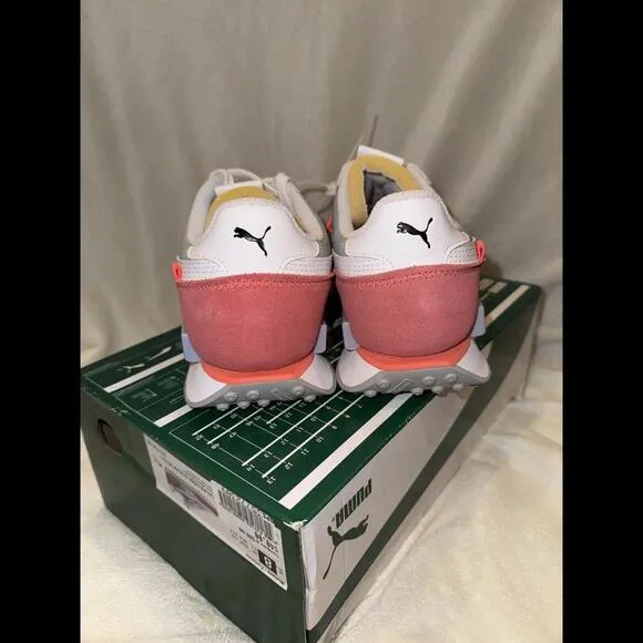 [371149-90] Women’s Puma FUTURE RIDER PLAY ON Size 8