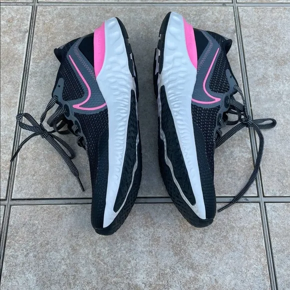 6y Youth / WOMEN'S 8 NIKE RENEW RUN SHOES Black/ Pink White CT1430 092 running