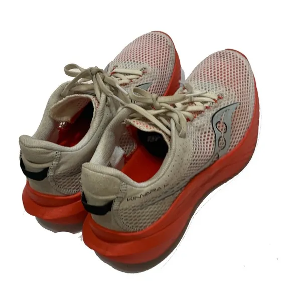 9.5 / Saucony running shoes men’s