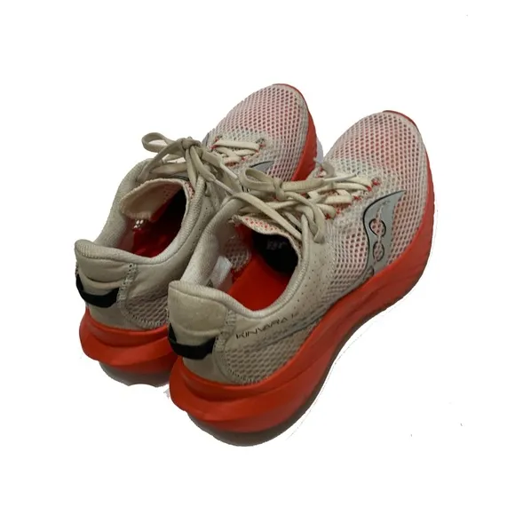 9.5 / Saucony running shoes men’s