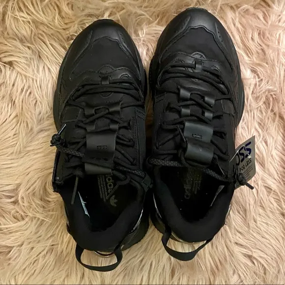 Adidas | BLACK Ozweego Sneaker Mens 4/Womens 6 NWT