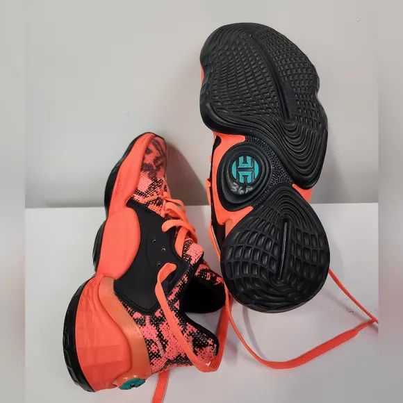 Adidas James Harden Vol. 4 Basketball Shoes. Size 8. Hardly any wear on them.
