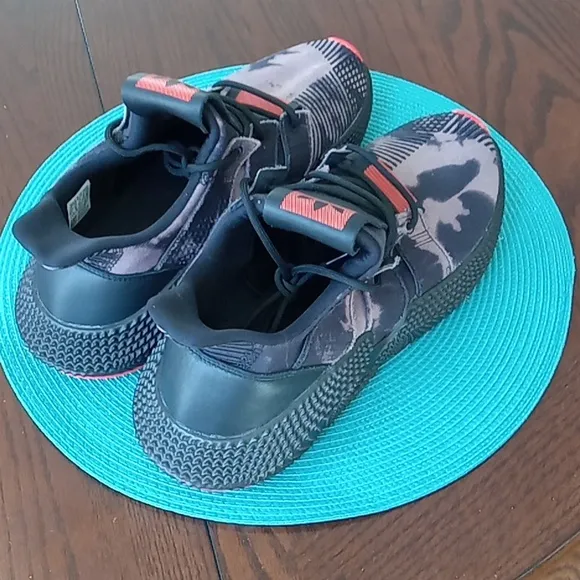 adidas men's athletic shoes-LIKE NEW