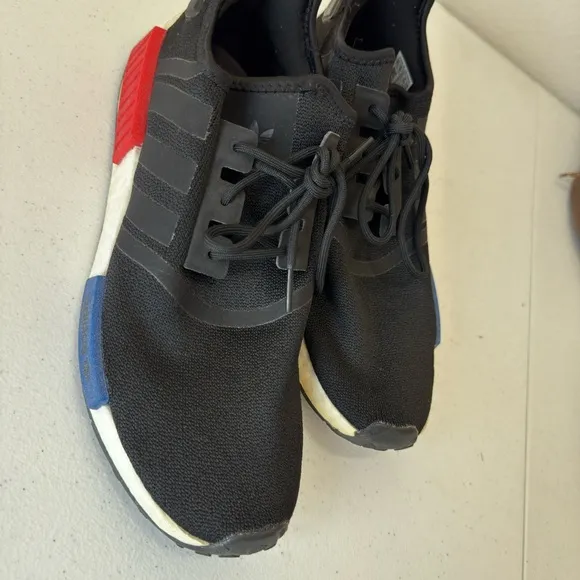 Adidas Men's Black NMD R1 OG Sneakers size 10.5 GZ7922 *read