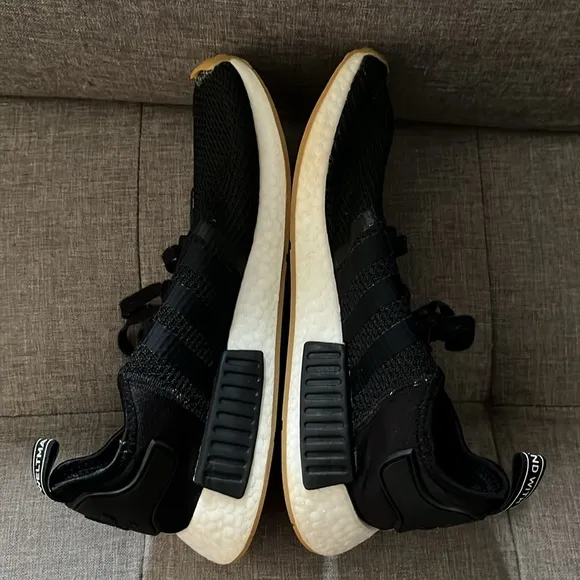 Adidas Men's NMD R1 Black Mesh Cushioned Gum Sole Running Shoes Size 10 B42200