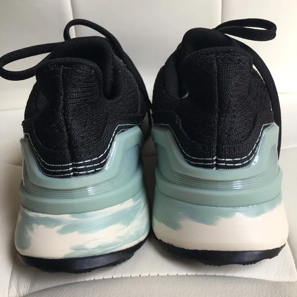 ADIDAS Rapidarun Parley Cloudfoam Running Shoes YOUTH 7 (=women 8.5)