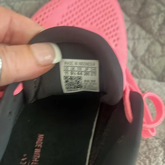 Adidas running shoes supernova