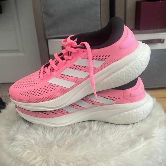 Adidas running shoes supernova