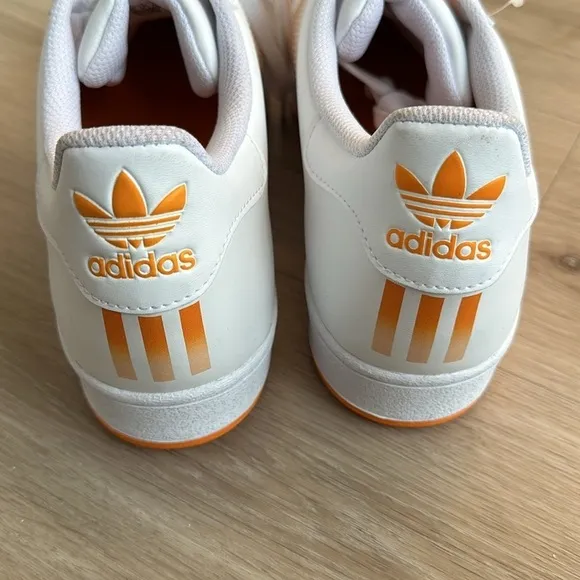 Adidas Superstar Mens 11 Casual Retro Shoe White Orange Sneaker Trainer NWOB