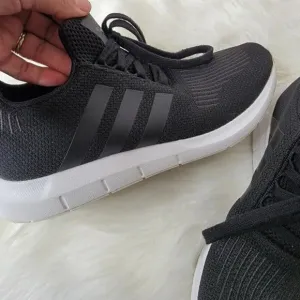 Adidas Swift Run Rf Core Black And Grey Shoes Men's sz 8 Sporty Gym