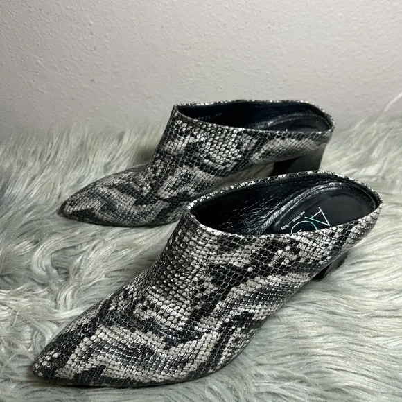 AGL POINTY TOE MULES GRISU SNAKE PRINT LEATHER  SLIP ON Sz US 8 / EU 38