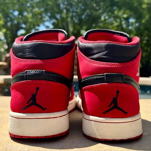Air Jordan 1 Mid Gym Red Black Bred Sneaker - Size 12 Mens (554724-005)