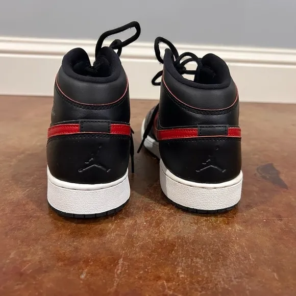 Air Jordan 1 Retro Mid GS 'Black Gym Red'​