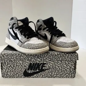 Air Jordan 1 Retro OG High White Cement Size 6.5