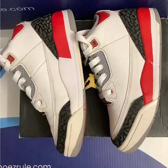 Air Jordan 3 Retro Fire Red Kids 2.5y
