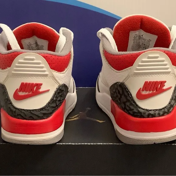 Air Jordan 3 Retro Fire Red Kids 2.5y