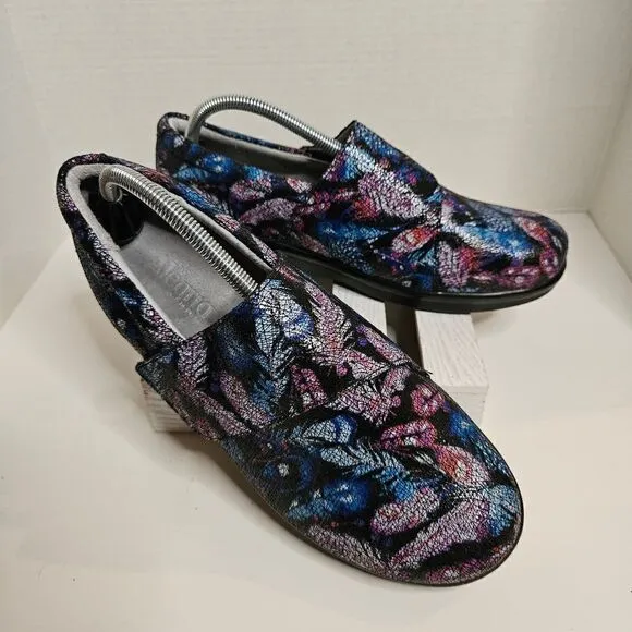 Alegria nurse work shoes slip on clog. Floral pixels. Size 41W