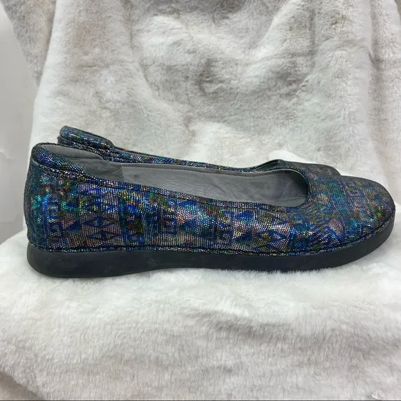 Alegria Petal Rave on the Nile ballet flats. Size 10.5