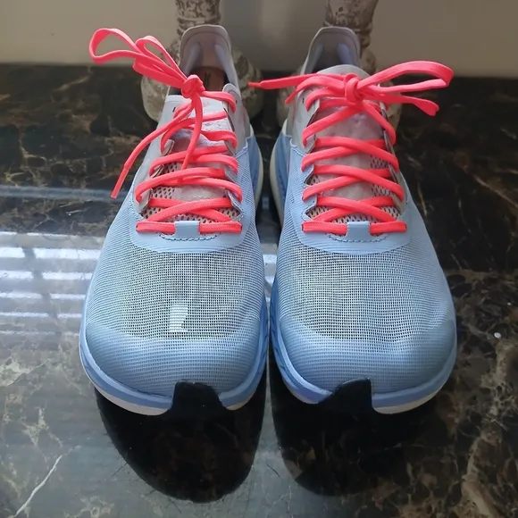 Altra Vanish Carbon 2 Running/Marathon/Performance Shoes Size 11 for Women