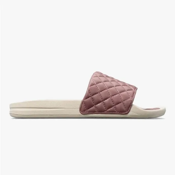 APL Quilted Leather Slide Sandals -men’s size 8