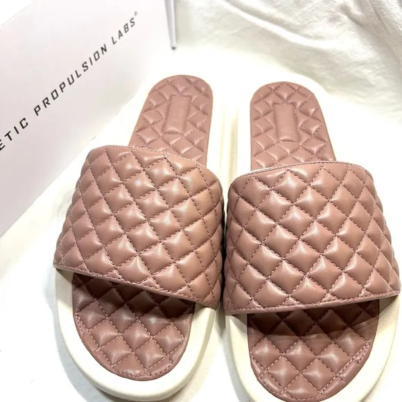 APL Quilted Leather Slide Sandals -men’s size 8