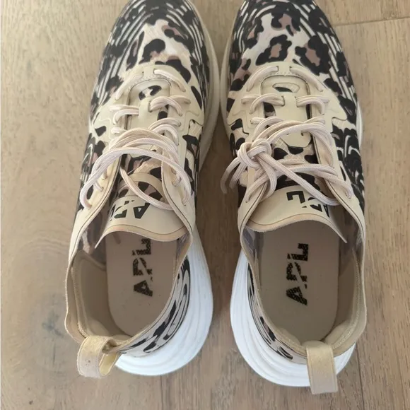 APL Streamline Sneakers - Parchment / Black / Leopard Size 9.5  $320