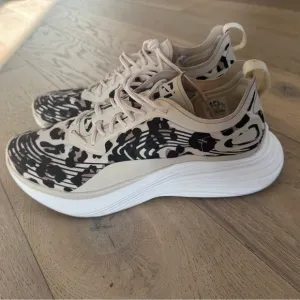 APL Streamline Sneakers - Parchment / Black / Leopard Size 9.5  $320