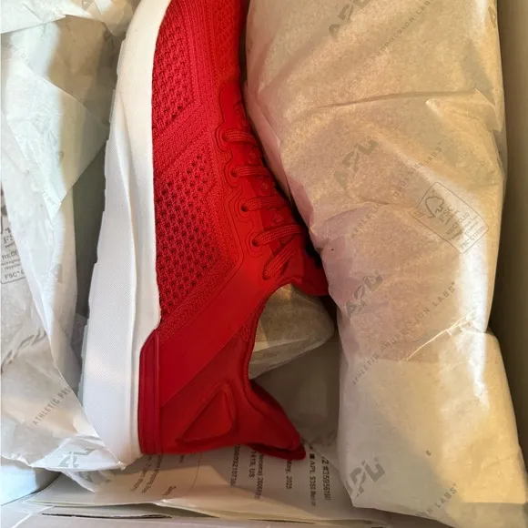 APL TechLoom tracer men’s 7 or women’s 8.5 unisex shoe