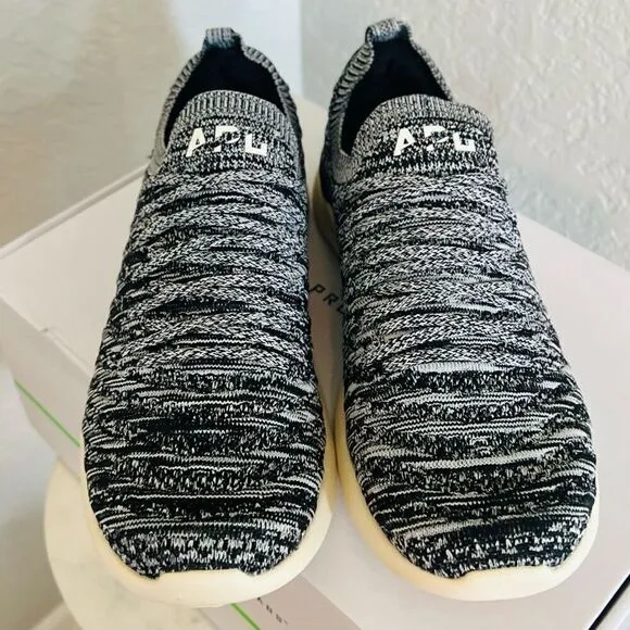 APL TechLoom Wave Hybrid Running Shoe Sneaker, Lightweight Black, Size 9, NWT