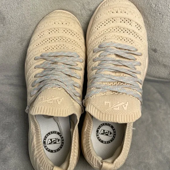 APL TECHLOOM WAVE HYBRID SNEAKERS SIZE 6.5