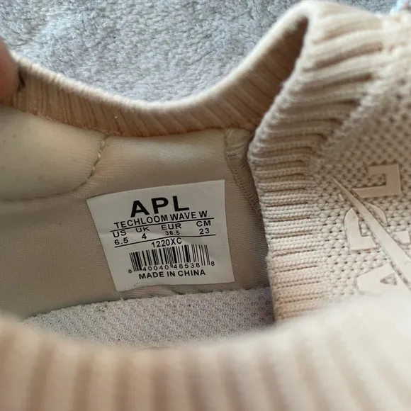 APL TECHLOOM WAVE HYBRID SNEAKERS SIZE 6.5