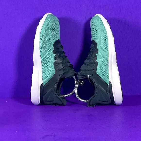 APL Technoloom Tracer 0421XC Green Women's Running Sneakers Shoes Size 8-NEW