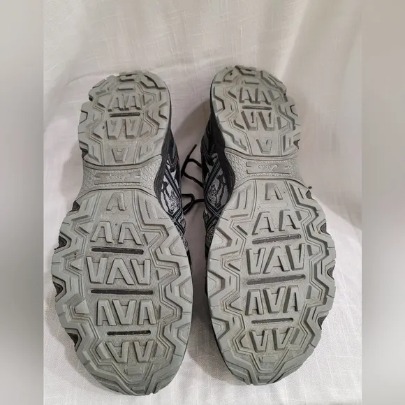 ASICS Men's Gray &amp; Black Gel Venture 6 Cross Training Shoes size 13