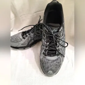 ASICS Men's Gray &amp; Black Gel Venture 6 Cross Training Shoes size 13