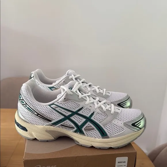 ASICS Men’s White and Green Running Shoes
