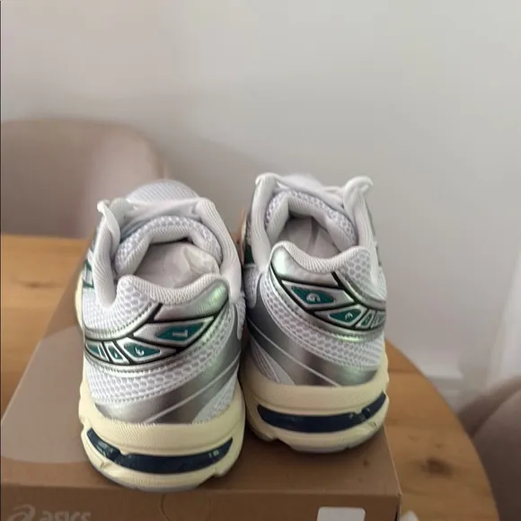 ASICS Men’s White and Green Running Shoes