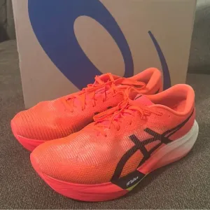 ASICS metaspeed sky Paris size 10.5 with box