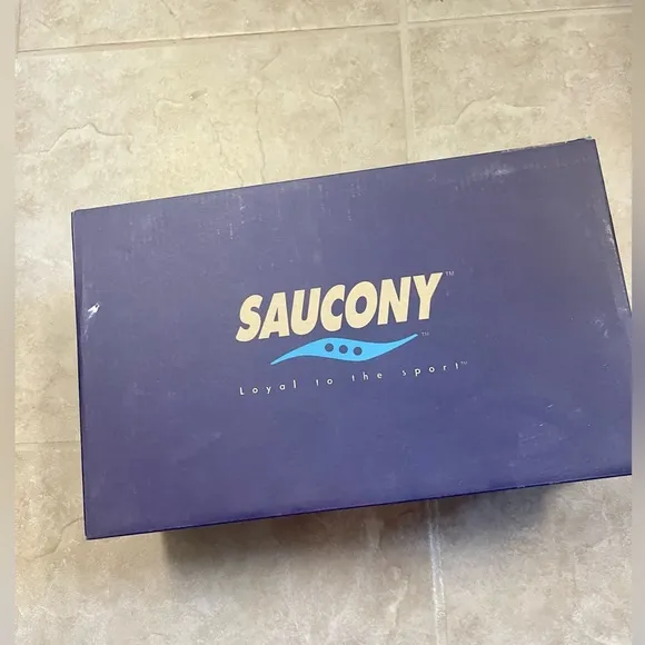 Awesome NIB Saucony Grid Rythym 2 men's running shoes!