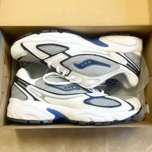 Awesome NIB Saucony Grid Rythym 2 men's running shoes!